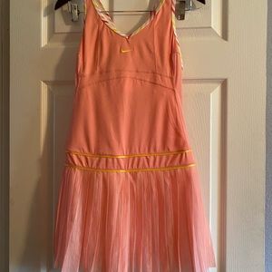 Nike Sphere Dry Dress